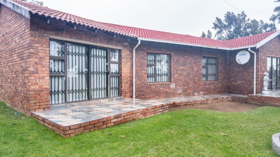 4 Bedroom Property for Sale in Albertsdal Gauteng