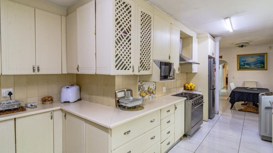 4 Bedroom Property for Sale in Albertsdal Gauteng