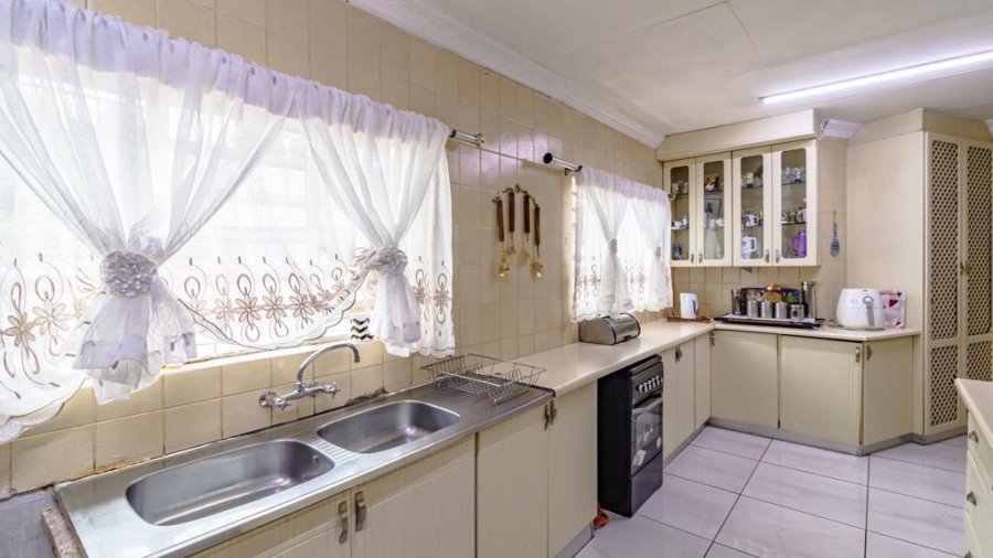 4 Bedroom Property for Sale in Albertsdal Gauteng