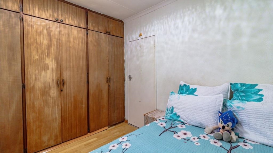 4 Bedroom Property for Sale in Albertsdal Gauteng