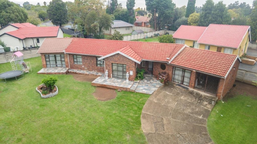4 Bedroom Property for Sale in Albertsdal Gauteng