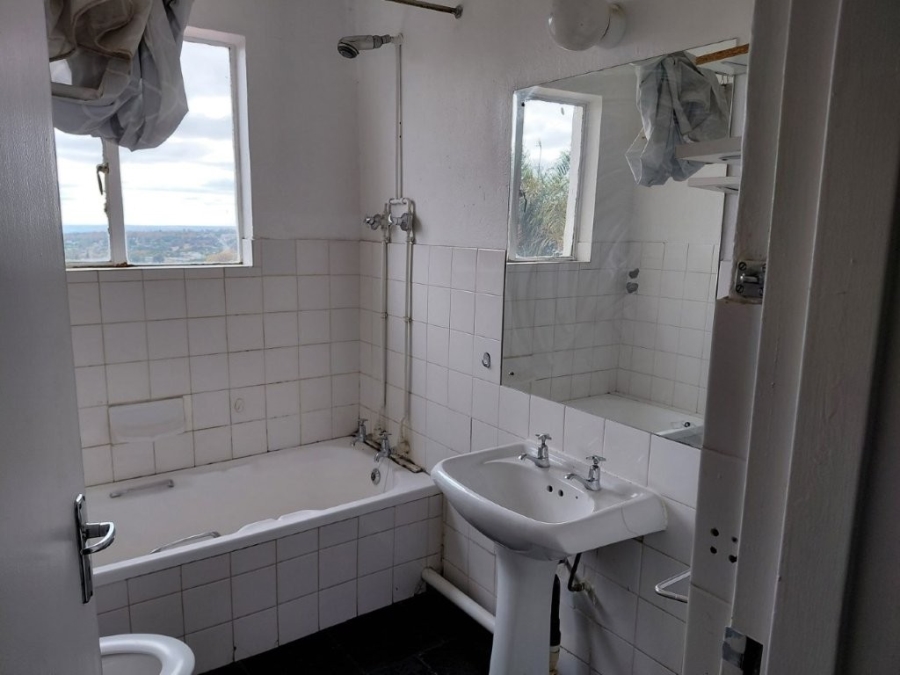 3 Bedroom Property for Sale in Mountain View Gauteng