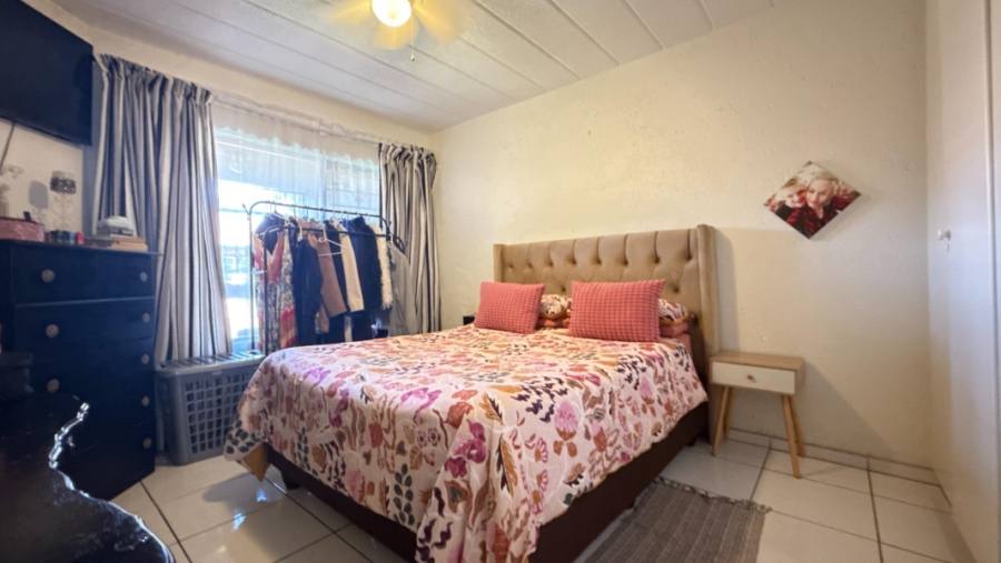 2 Bedroom Property for Sale in Glenvista Gauteng
