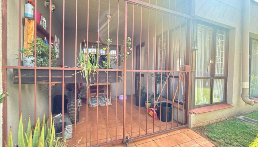 2 Bedroom Property for Sale in Glenvista Gauteng