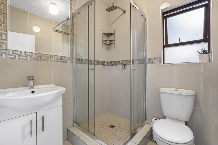 2 Bedroom Property for Sale in Sunninghill Gauteng