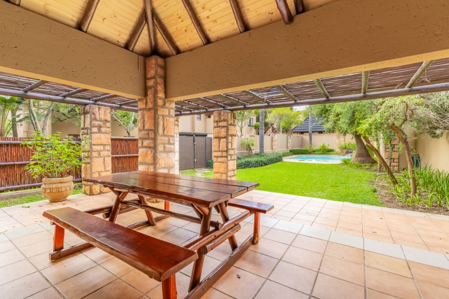 2 Bedroom Property for Sale in Sunninghill Gauteng