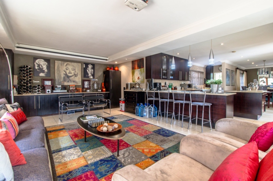5 Bedroom Property for Sale in Glenvista Gauteng