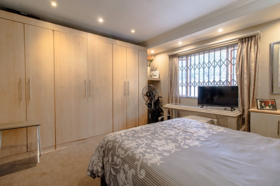 5 Bedroom Property for Sale in Glenvista Gauteng