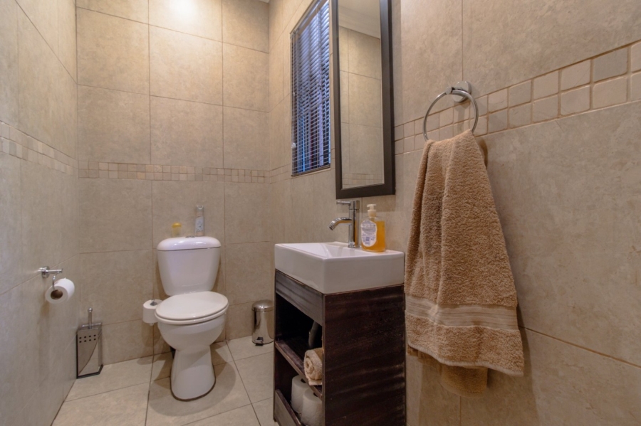 5 Bedroom Property for Sale in Glenvista Gauteng