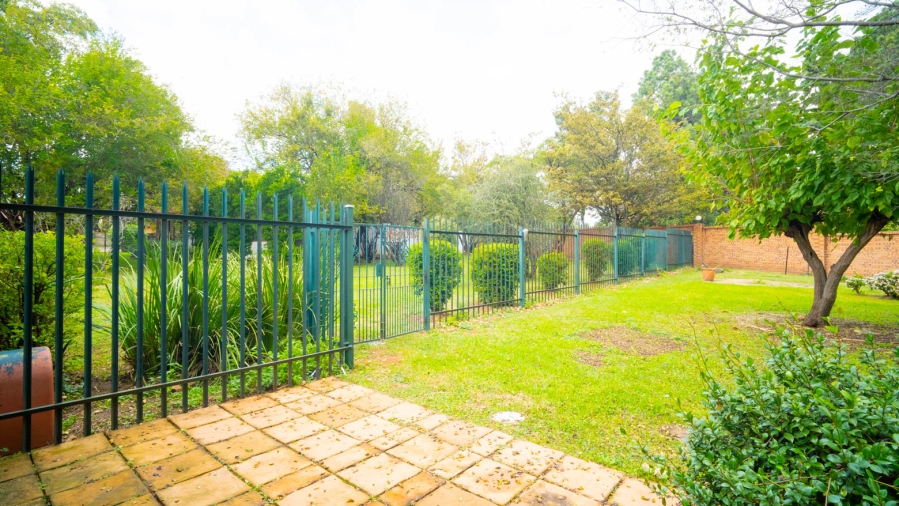 To Let 2 Bedroom Property for Rent in Chartwell Gauteng