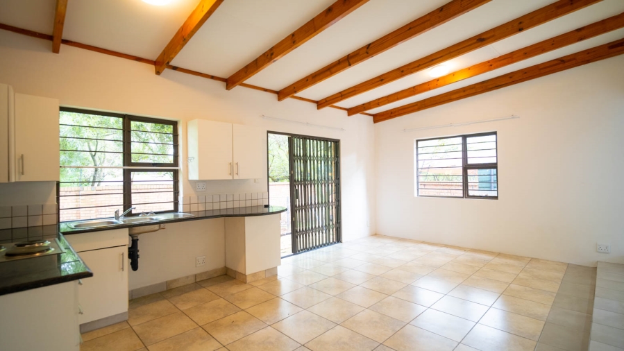To Let 2 Bedroom Property for Rent in Chartwell Gauteng