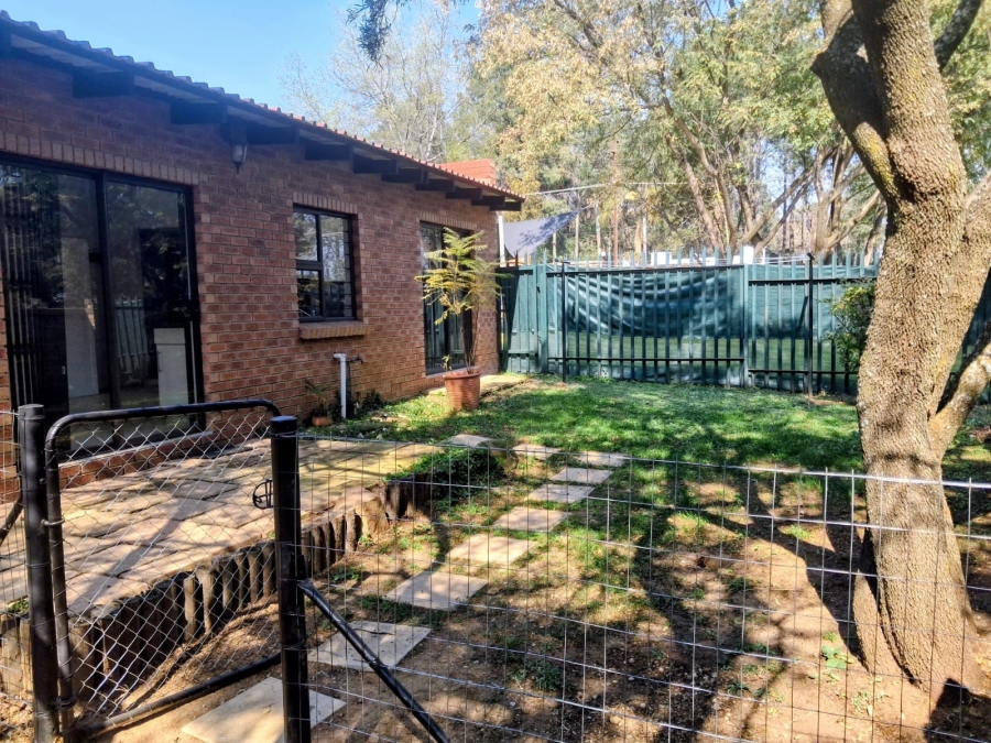 To Let 2 Bedroom Property for Rent in Chartwell Gauteng