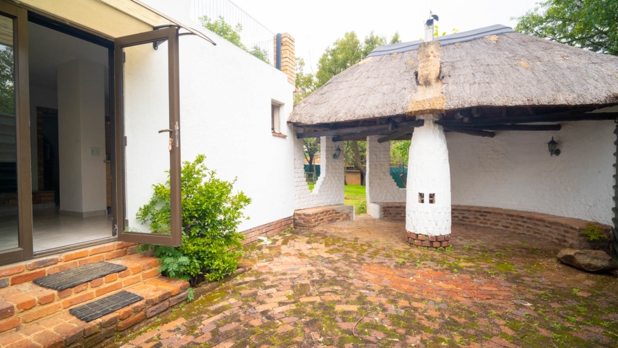 To Let 2 Bedroom Property for Rent in Chartwell Gauteng