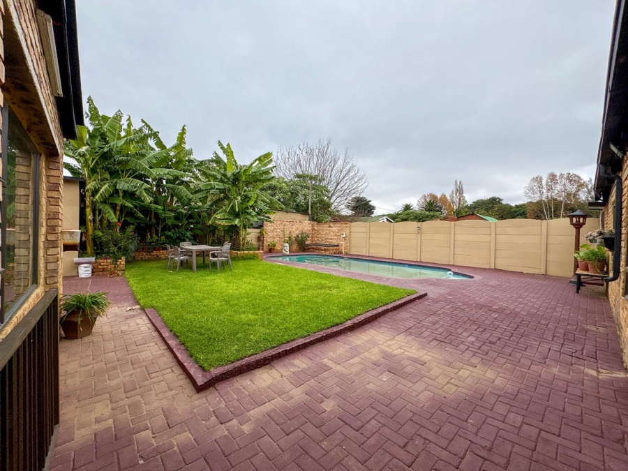 4 Bedroom Property for Sale in Brenthurst Gauteng