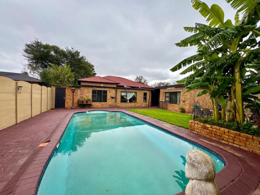 4 Bedroom Property for Sale in Brenthurst Gauteng