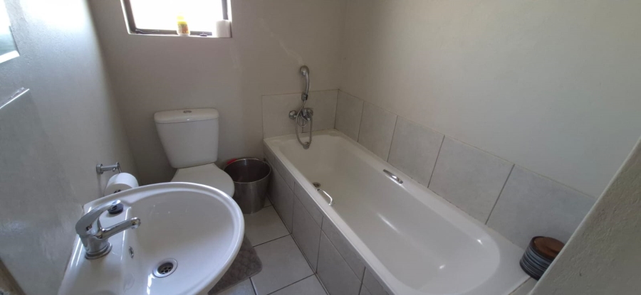 2 Bedroom Property for Sale in Kenleaf Gauteng