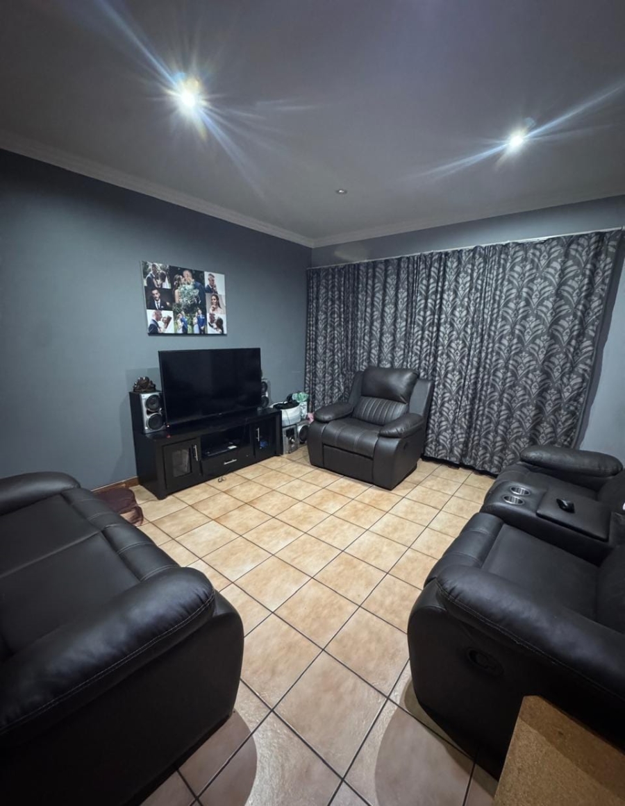 2 Bedroom Property for Sale in Dalview Gauteng