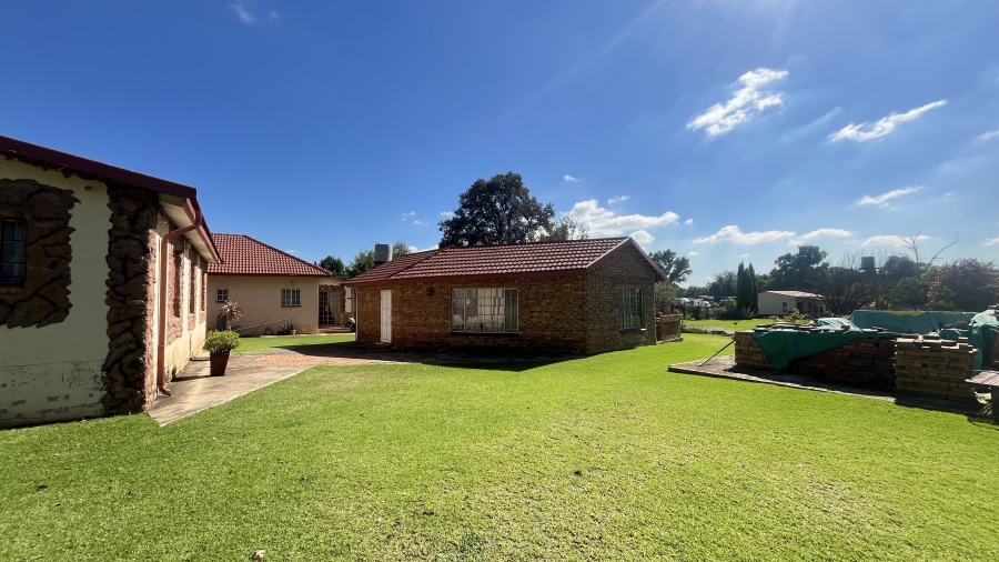 11 Bedroom Property for Sale in Bredell Gauteng