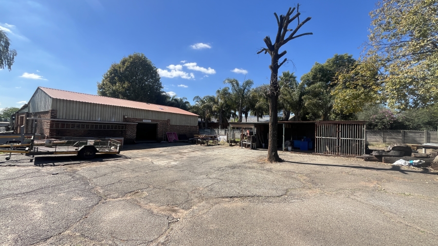11 Bedroom Property for Sale in Bredell Gauteng