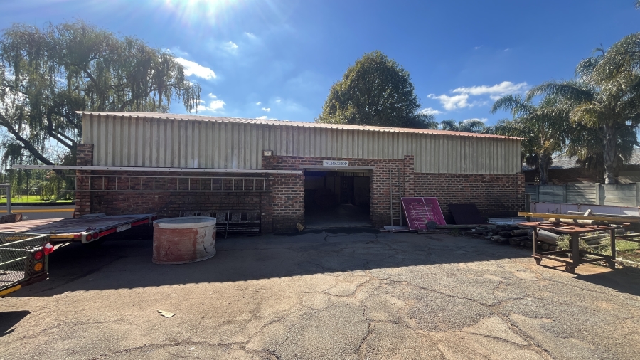 11 Bedroom Property for Sale in Bredell Gauteng