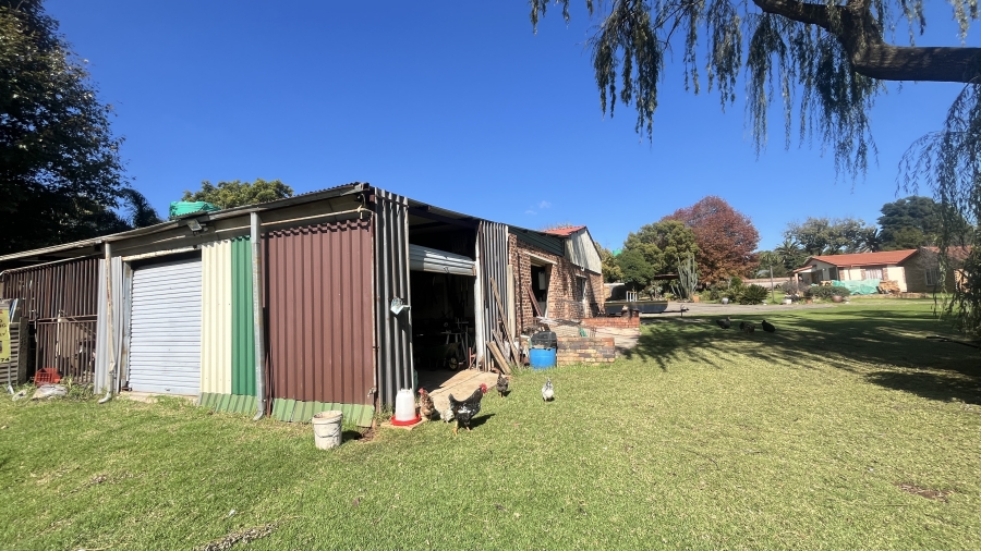 11 Bedroom Property for Sale in Bredell Gauteng