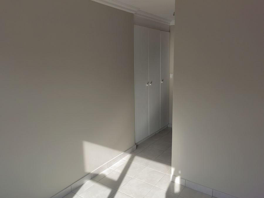 To Let 2 Bedroom Property for Rent in Halfway House Gauteng