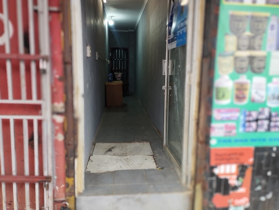 To Let Commercial Property for Rent in Roodepoort Gauteng