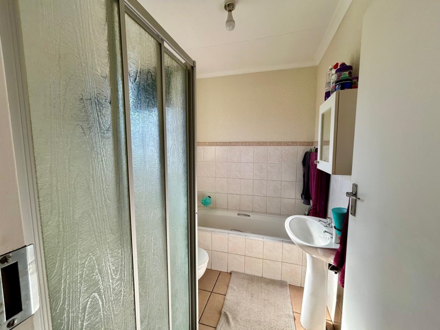 2 Bedroom Property for Sale in Halfway Gardens Gauteng