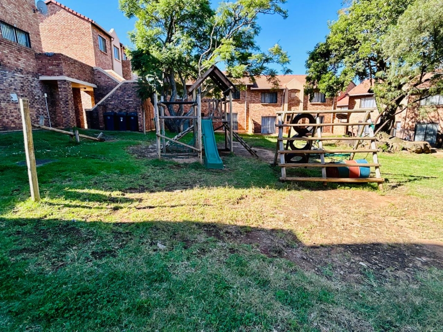 2 Bedroom Property for Sale in Halfway Gardens Gauteng