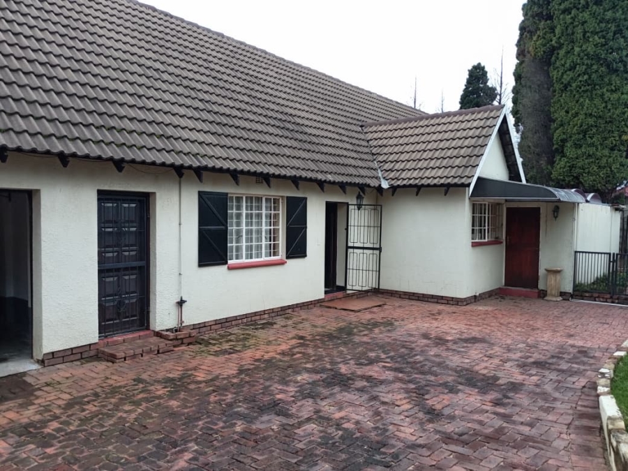 3 Bedroom Property for Sale in Buccleuch Gauteng