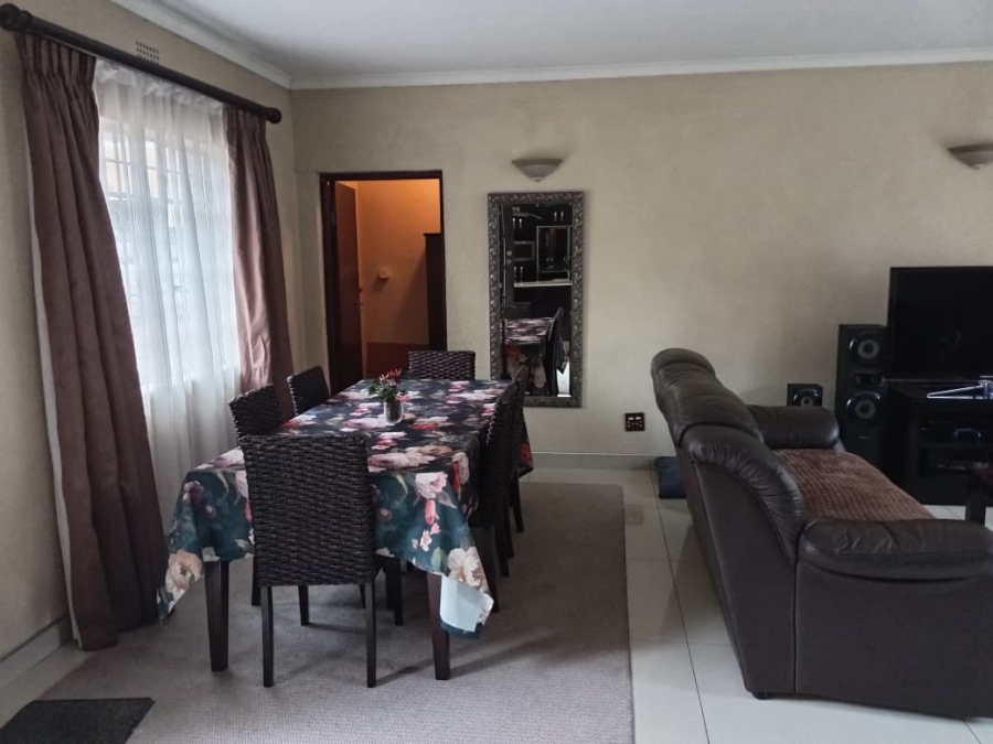 3 Bedroom Property for Sale in Buccleuch Gauteng