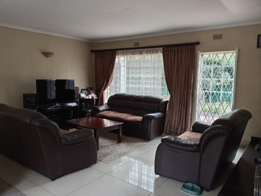 3 Bedroom Property for Sale in Buccleuch Gauteng
