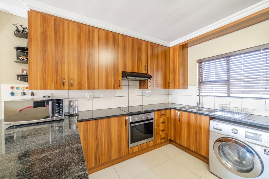 3 Bedroom Property for Sale in Barbeque Downs Gauteng