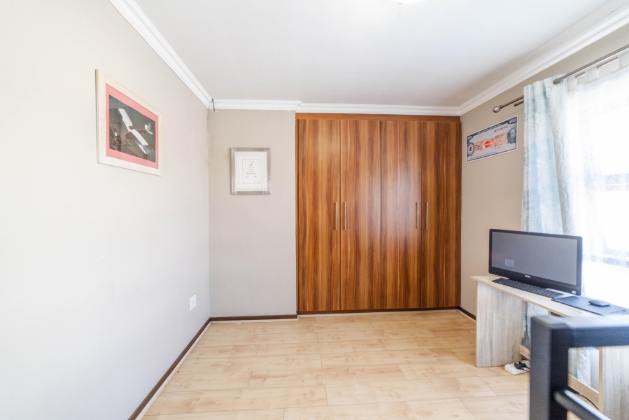 3 Bedroom Property for Sale in Barbeque Downs Gauteng