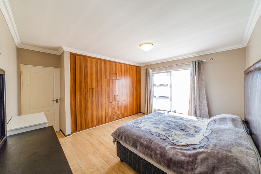 3 Bedroom Property for Sale in Barbeque Downs Gauteng