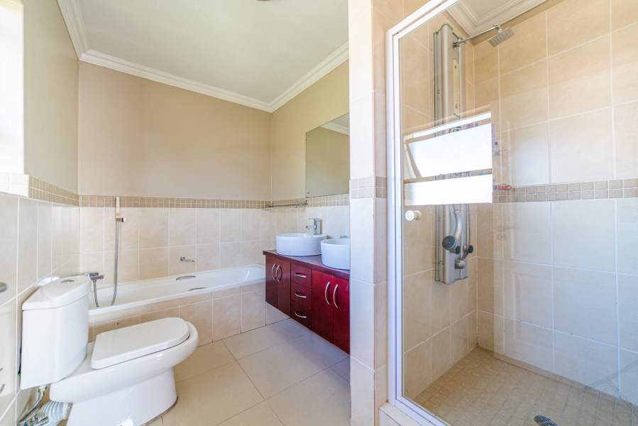 3 Bedroom Property for Sale in Barbeque Downs Gauteng