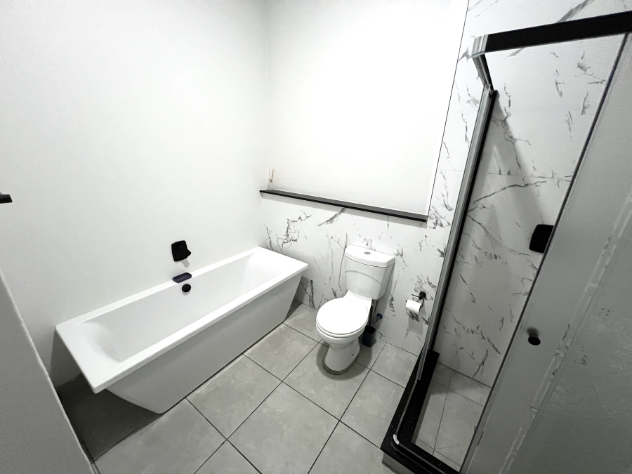 2 Bedroom Property for Sale in Waterfall Gauteng