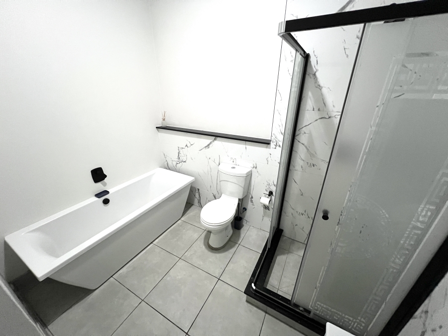 2 Bedroom Property for Sale in Waterfall Gauteng
