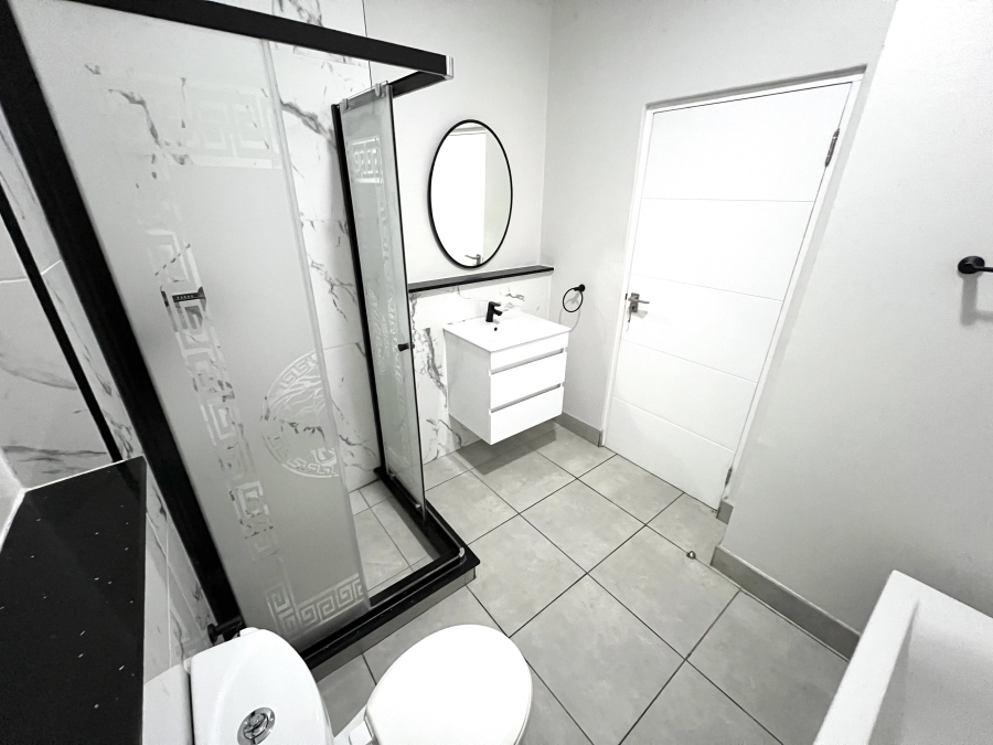 2 Bedroom Property for Sale in Waterfall Gauteng