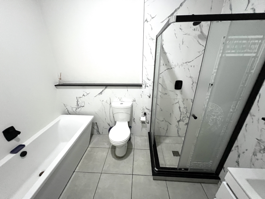 2 Bedroom Property for Sale in Waterfall Gauteng