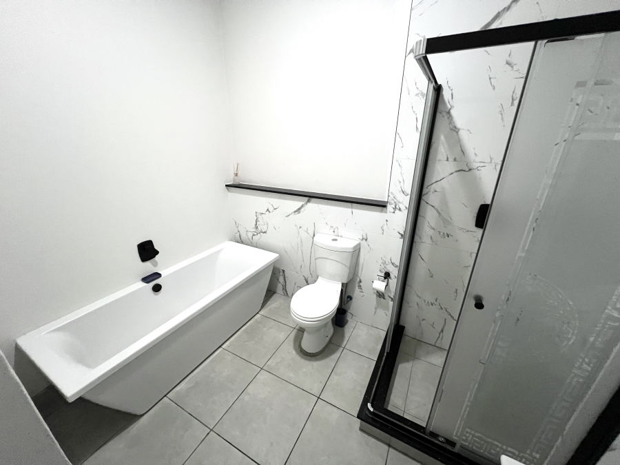2 Bedroom Property for Sale in Waterfall Gauteng