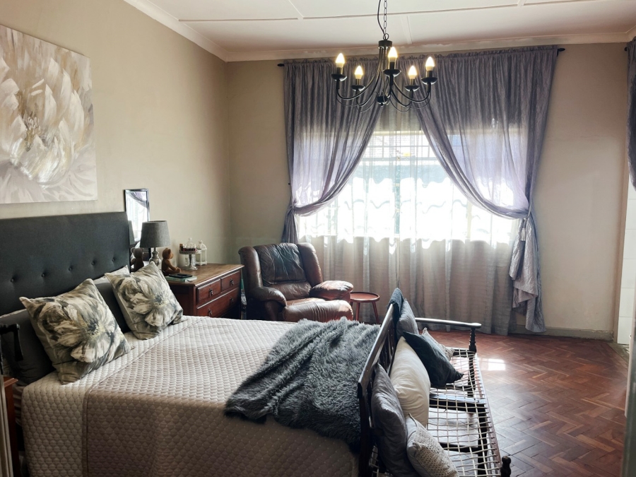 6 Bedroom Property for Sale in Highlands North Gauteng