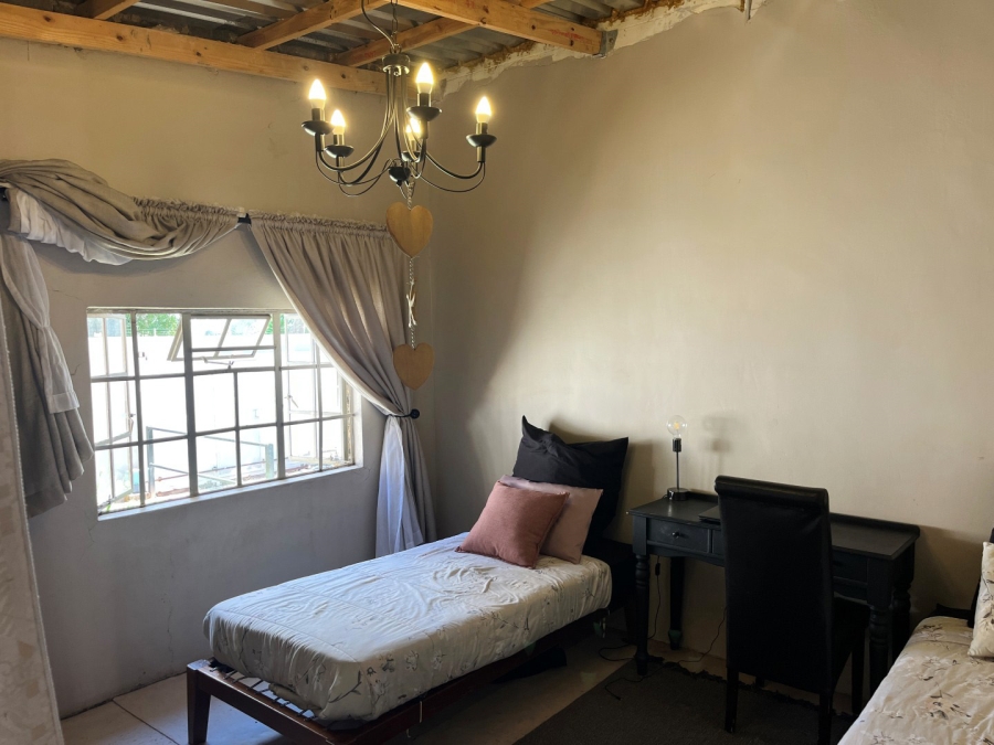 6 Bedroom Property for Sale in Highlands North Gauteng