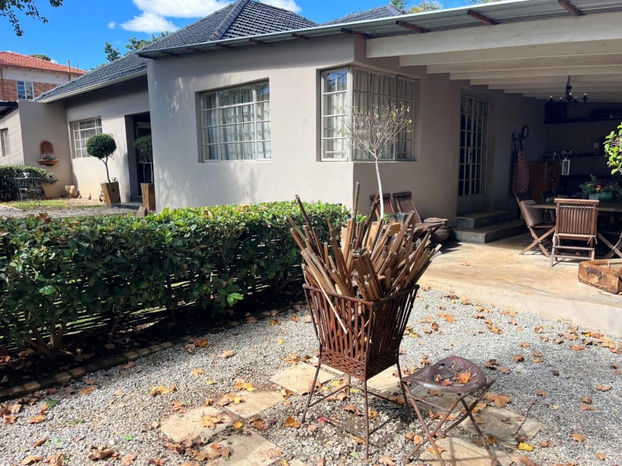 6 Bedroom Property for Sale in Highlands North Gauteng