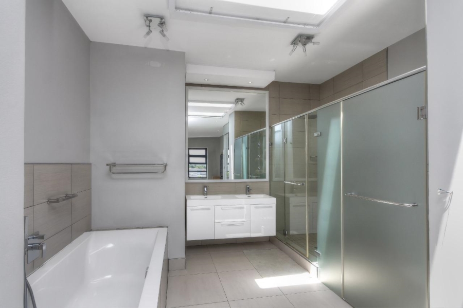 2 Bedroom Property for Sale in Morningside Gauteng