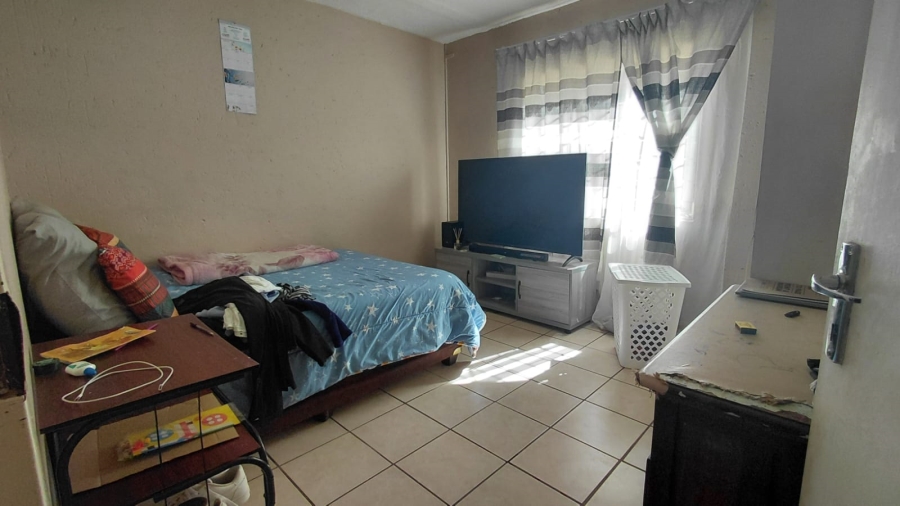 2 Bedroom Property for Sale in Greenhills Gauteng