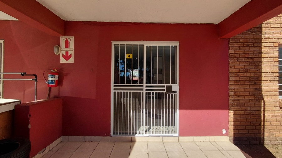 2 Bedroom Property for Sale in Greenhills Gauteng