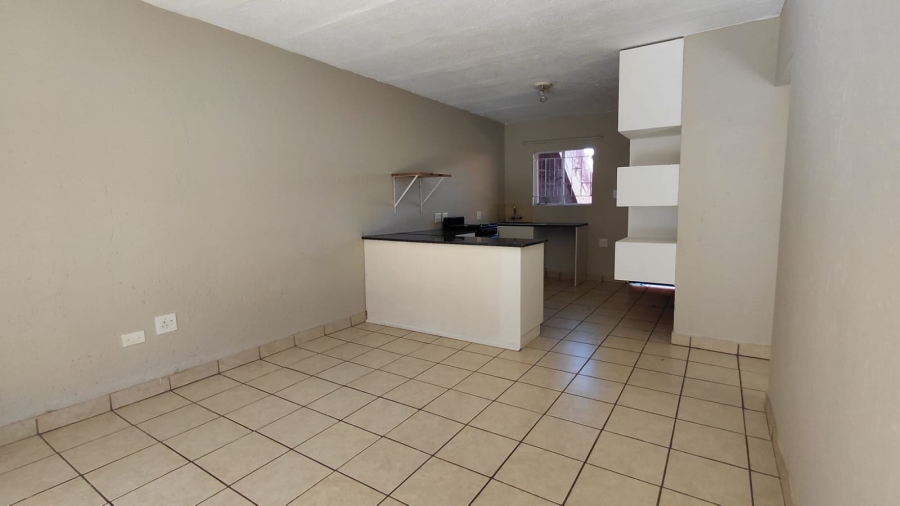 2 Bedroom Property for Sale in Greenhills Gauteng