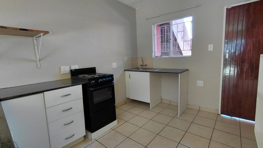 2 Bedroom Property for Sale in Greenhills Gauteng