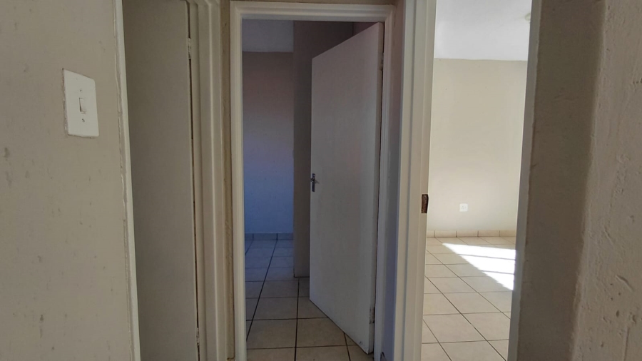 2 Bedroom Property for Sale in Greenhills Gauteng